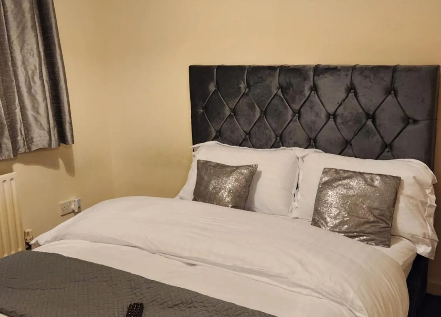 Nyaraló Captivating 3-Bed House In Kent Erith